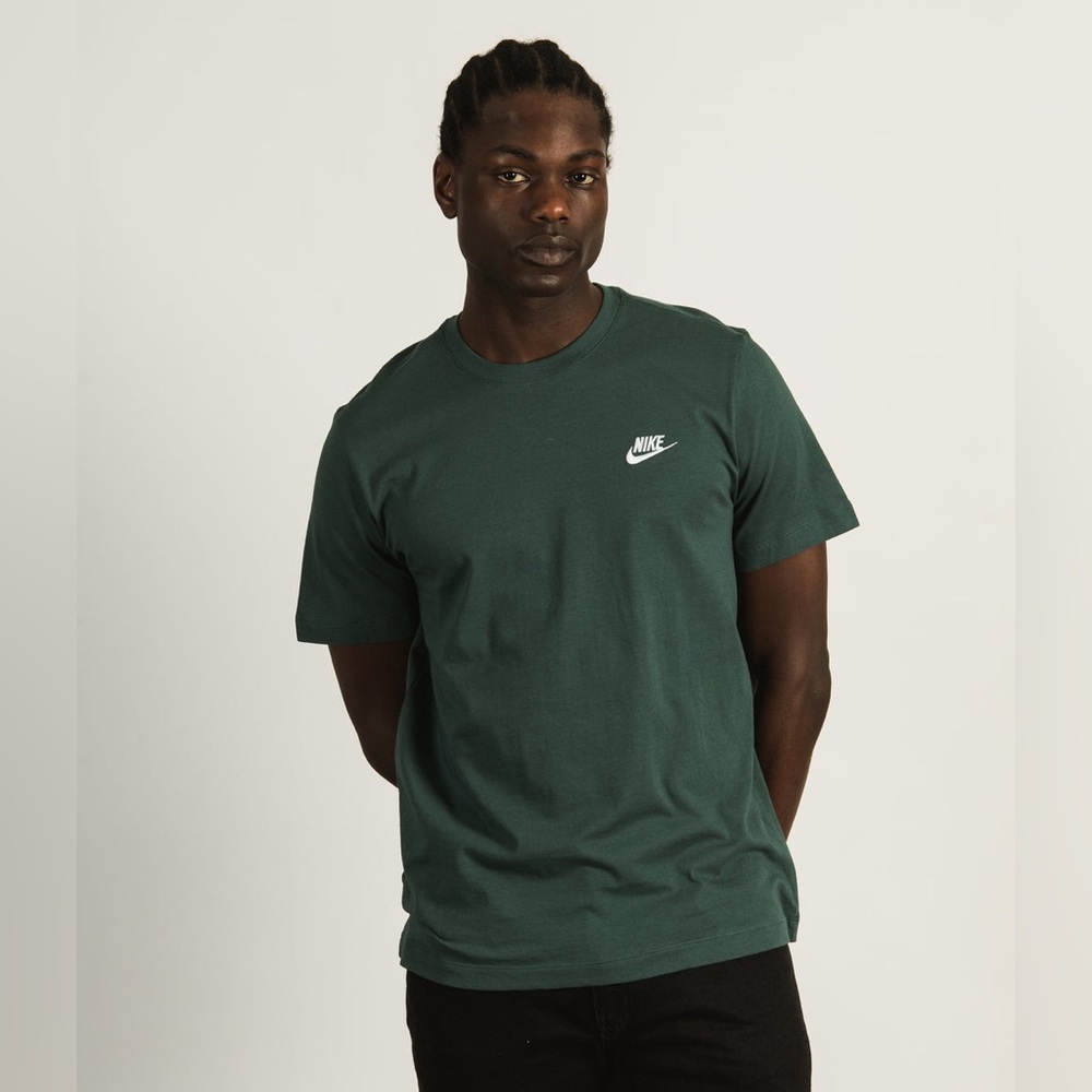 Nike Sportswear Club T-Shirt The Nike Tee